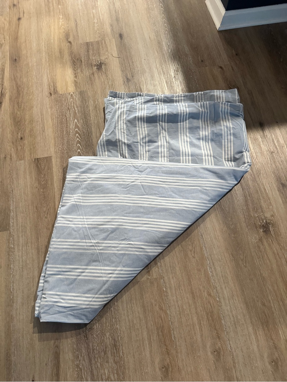 100% Cotton Duvet Cover Light Blue and White Striped Sheet - NWOT/Never Ised